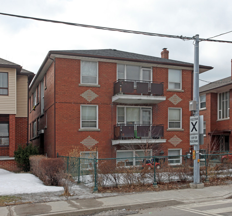 229 Melrose St in Toronto, ON - Building Photo