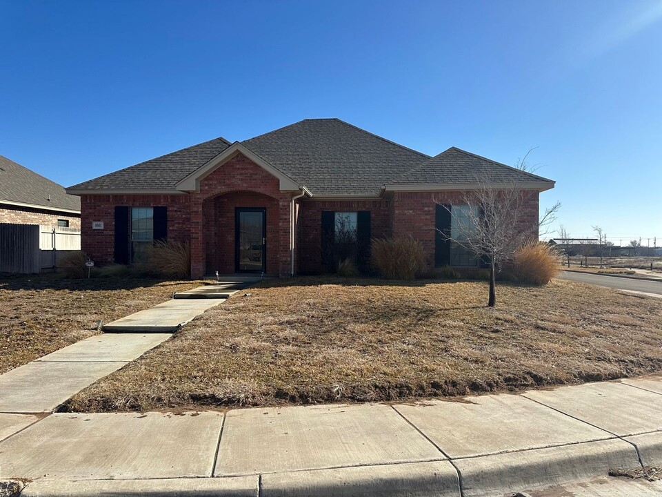 8001 Legacy Pkwy in Amarillo, TX - Building Photo