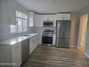 86 Hackett Blvd in Albany, NY - Building Photo - Building Photo