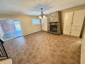 40 Sarah Ln in Middletown, NY - Building Photo - Building Photo