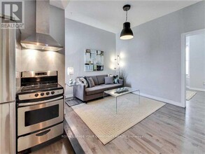 1236 College St in Toronto, ON - Building Photo - Building Photo