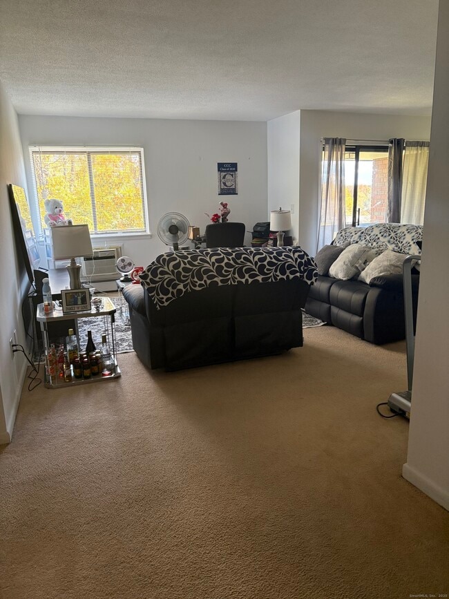 962 High Path Rd in Windsor, CT - Building Photo - Building Photo