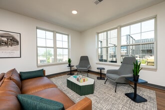 District South in Fishers, IN - Foto de edificio - Interior Photo