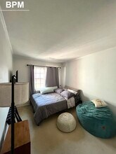 117 Lake Shore Rd, Unit 3 in Boston, MA - Building Photo - Building Photo