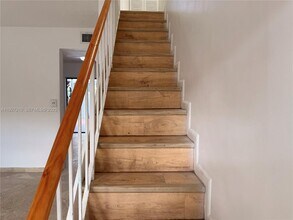 5423 W 22nd Ct in Hialeah, FL - Foto de edificio - Building Photo