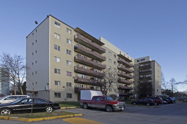 285 N Service Rd in Mississauga, ON - Building Photo - Building Photo