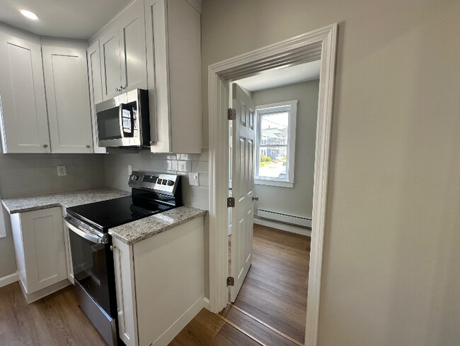 221 Wilson St in Manchester, NH - Building Photo - Building Photo
