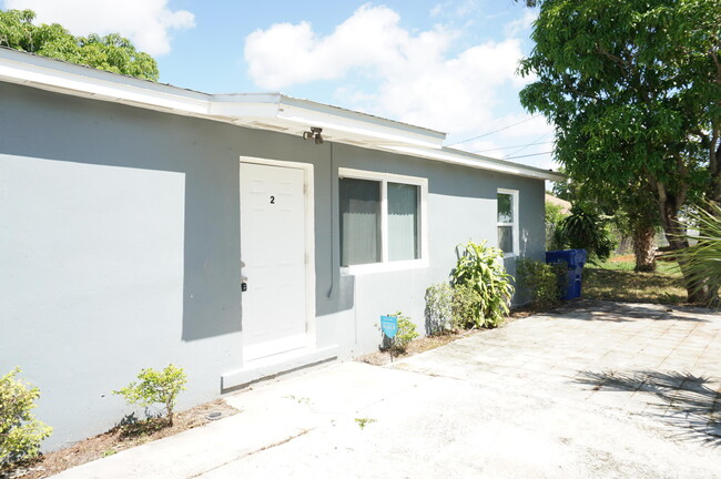 1456 W 29th St in West Palm Beach, FL - Building Photo - Building Photo