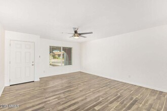 5449 W Sierra St in Glendale, AZ - Building Photo - Building Photo