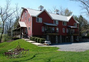 Greenwood Crossings in Easton, PA - Building Photo