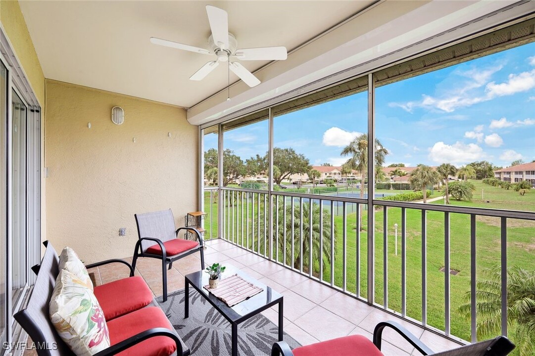 192 Furse Lakes Cir-Unit -H11 in Naples, FL - Foto de edificio