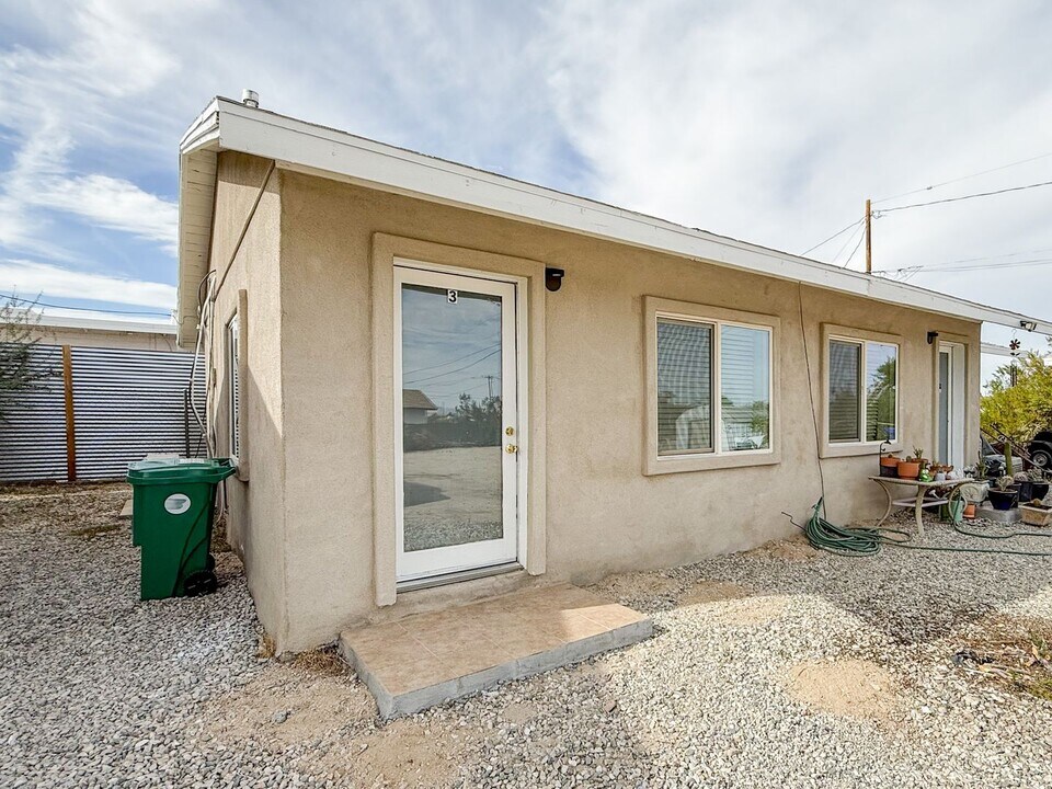 73544 Cedar Dr in Twentynine Palms, CA - Building Photo