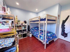 47 1st St Ext in Glen Cove, NY - Building Photo - Building Photo