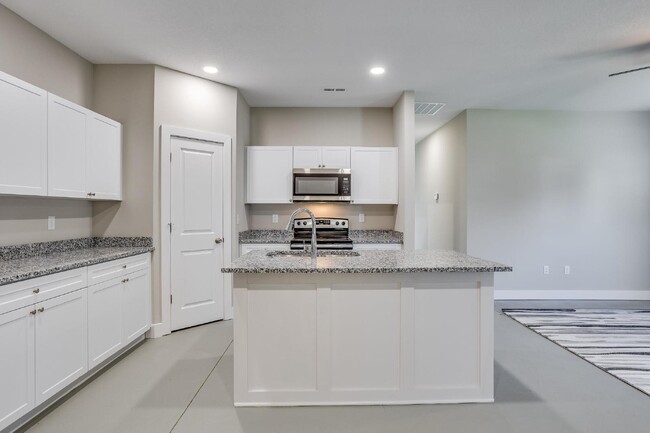 5248 N Cypress Cir in Wichita, KS - Building Photo - Building Photo