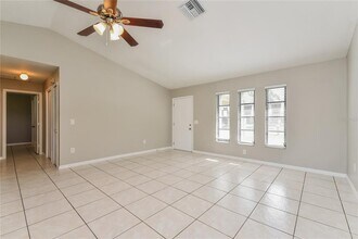 817 SW Santa Barbara Pl in Cape Coral, FL - Foto de edificio - Building Photo