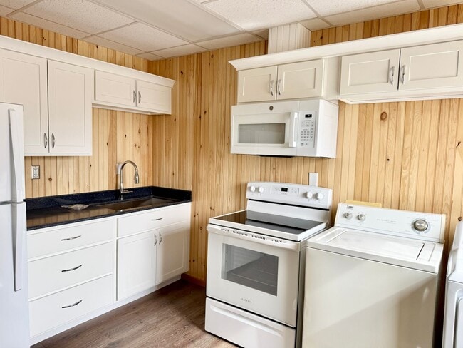 809 Portland Rd in Saco, ME - Building Photo - Building Photo