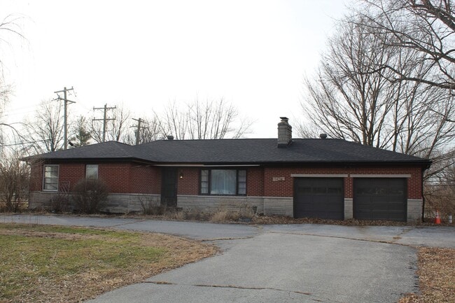 property at 1478 S Avon Ave