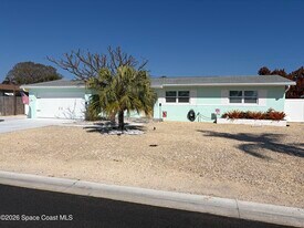 209 SE 3rd St in Satellite Beach, FL - Building Photo