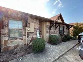 3332 Travis Cole Ave in College Station, TX - Building Photo