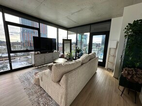 225 N Elizabeth St in Chicago, IL - Foto de edificio - Building Photo