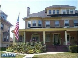 1242 E High St in Pottstown, PA - Building Photo