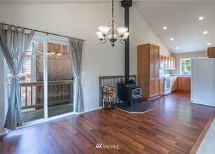 907 Marian Dr in Cle Elum, WA - Building Photo - Building Photo
