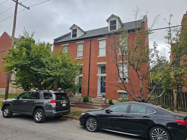property at 2123 S 9th St
