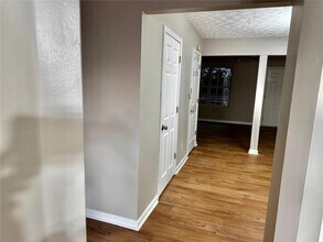 3164 Kingswood Glen in Decatur, GA - Foto de edificio - Building Photo