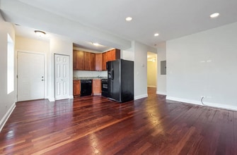 6506 N Claremont Ave in Chicago, IL - Building Photo - Building Photo