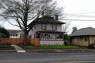 5214 N Lombard St in Portland, OR - Building Photo - Building Photo