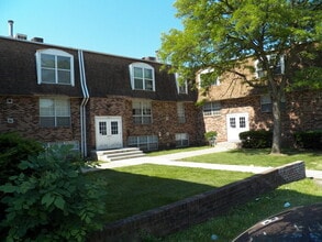 1450 Meadowview Dr in Marion, IA - Building Photo - Building Photo