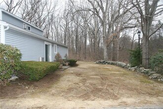 15 Kent Ct in Ashford, CT - Building Photo - Building Photo