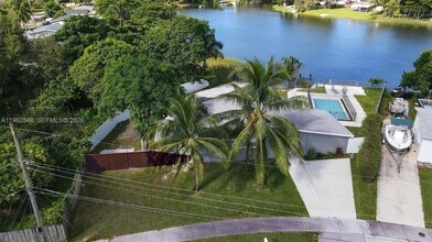 3621 SW 35th St in West Park, FL - Building Photo - Building Photo