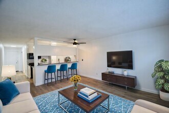 14142 Victory Blvd in Los Angeles, CA - Building Photo - Building Photo