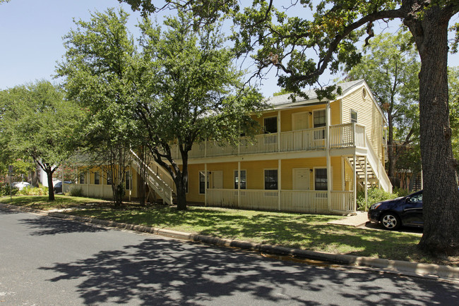 Oakplace Apartments