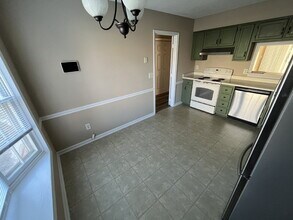 917 Shelby Dr in Greensboro, NC - Building Photo - Building Photo