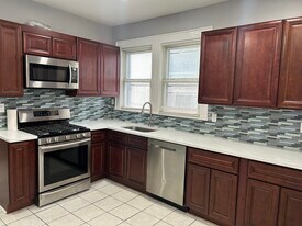 10 Adams St, Unit Rohan Levy in Irvington, NJ - Building Photo