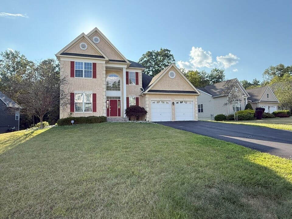 3145 Pine Valley Way in East Stroudsburg, PA - Building Photo