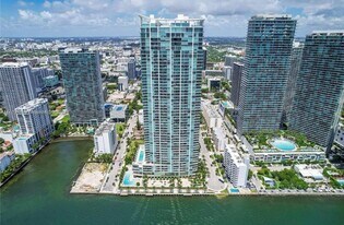 2900 NE 7th Ave, Unit 2404 in Miami, FL - Building Photo