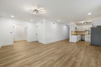 1001 W Victory Dr in Savannah, GA - Building Photo - Building Photo