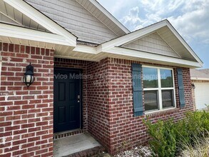 5740 Guinevere Ln in Milton, FL - Foto de edificio - Building Photo