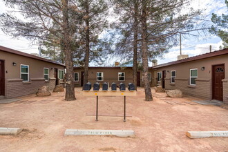 1404 Montana Ave in Las Cruces, NM - Foto de edificio - Building Photo