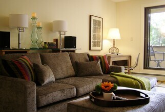 300 Meredith Rd NE in Calgary, AB - Building Photo - Building Photo