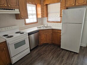 1201 S 13th St in Lillington, NC - Foto de edificio - Building Photo