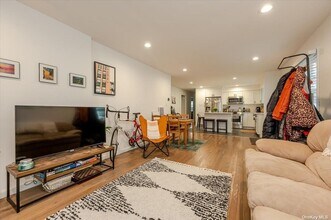 339 E Chester St in Long Beach, NY - Building Photo - Building Photo