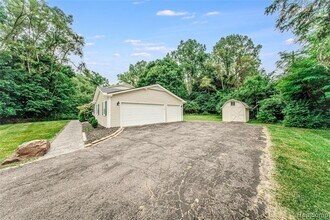 21993 Riverview Dr in Beverly Hills, MI - Building Photo - Building Photo