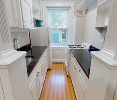 1 Gray St in Cambridge, MA - Building Photo