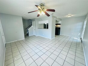 5305 Woodland Oaks Ct in Austin, TX - Building Photo - Building Photo