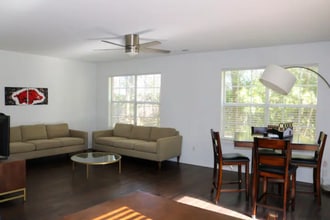 594 W Moan Pl in Fayetteville, AR - Building Photo - Building Photo