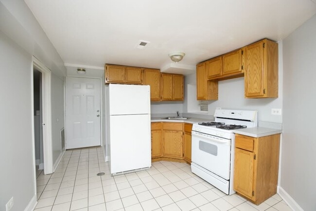 1121 N Winchester Ave, Unit G in Chicago, IL - Foto de edificio - Building Photo